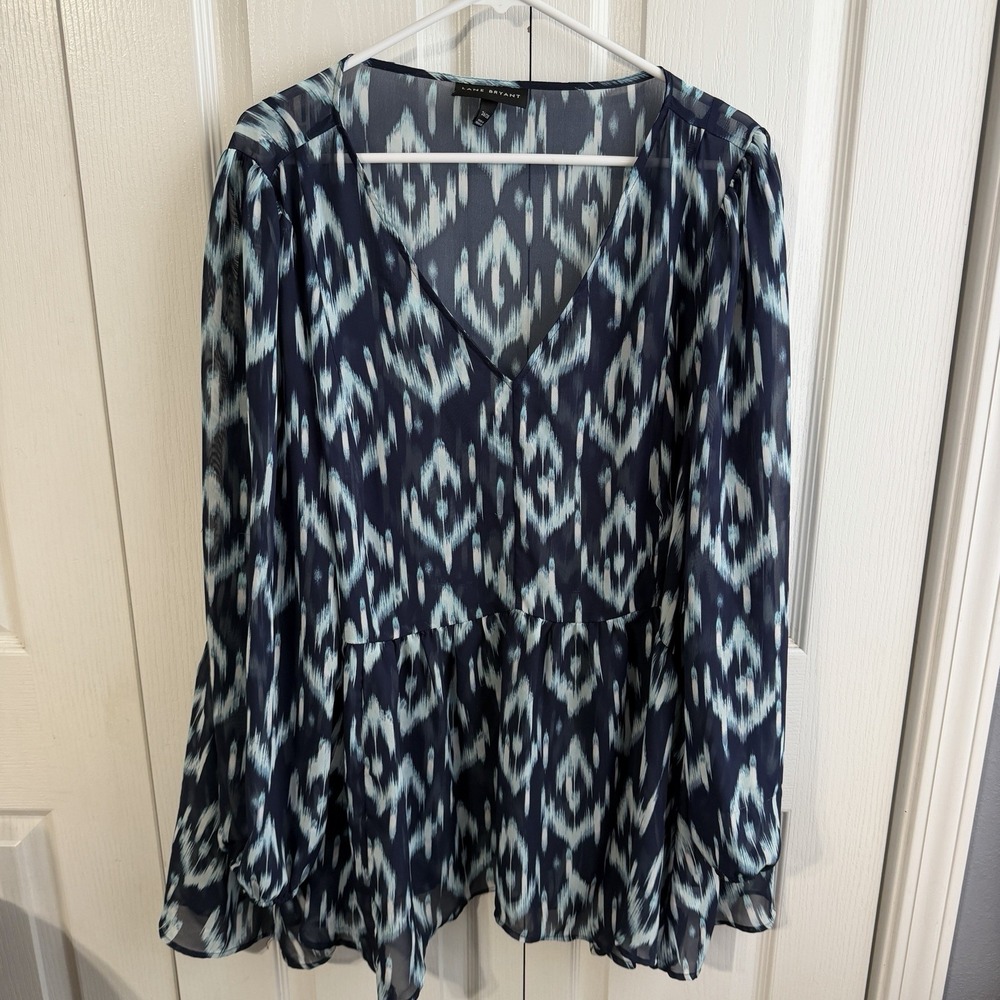 Lane Bryant Blue White Geometric Chiffon Long Sleeve Women's Size 26/28 Office